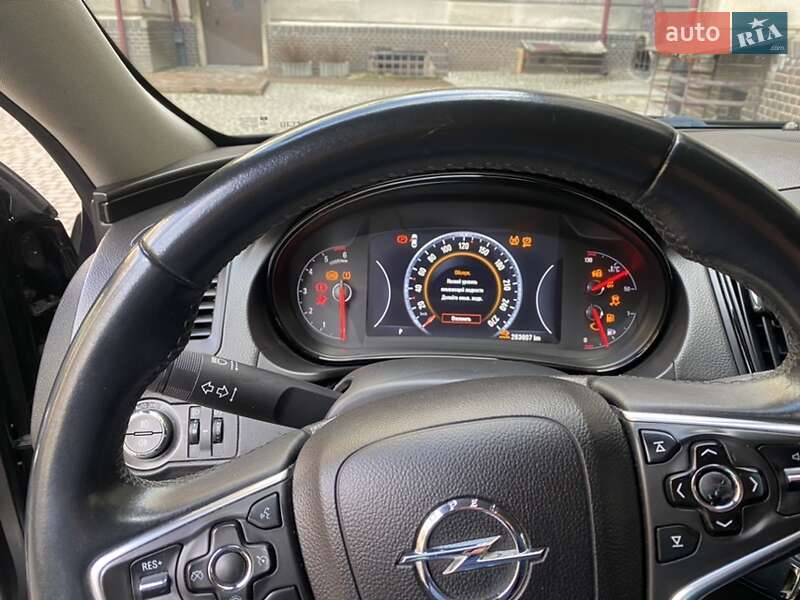Універсал Opel Insignia 2015 в Івано-Франківську