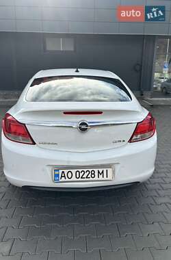 Лифтбек Opel Insignia 2013 в Рахове