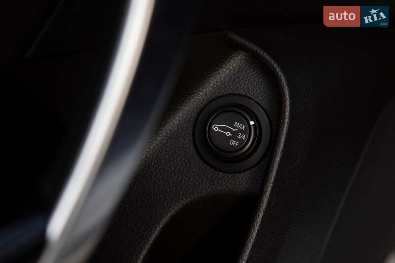 Універсал Opel Insignia 2010 в Охтирці
