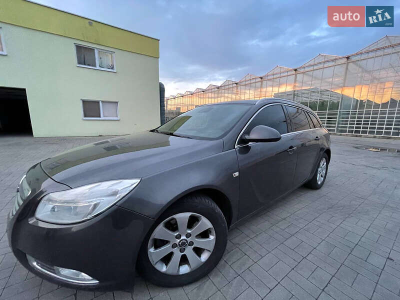 Универсал Opel Insignia 2012 в Ровно