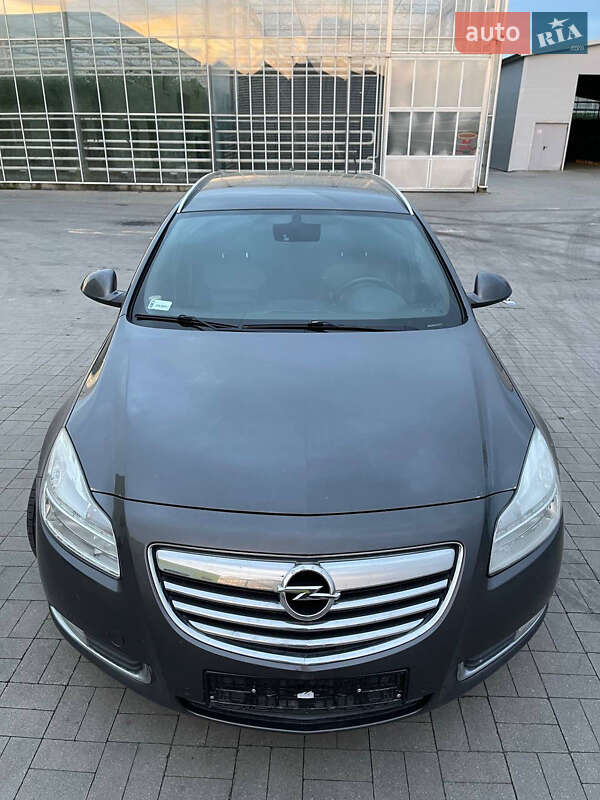 Универсал Opel Insignia 2012 в Ровно