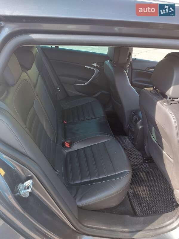Універсал Opel Insignia 2010 в Житомирі