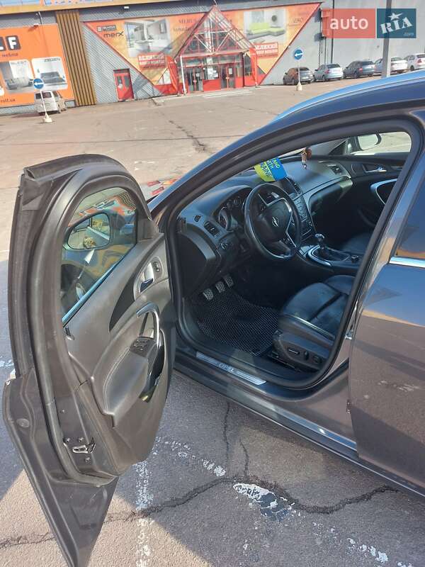 Універсал Opel Insignia 2010 в Житомирі