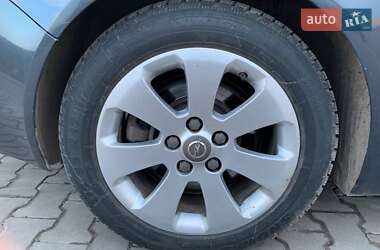 Универсал Opel Insignia 2011 в 