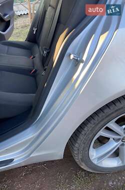 Универсал Opel Insignia 2012 в 