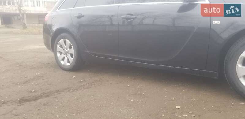 Универсал Opel Insignia 2011 в Новояворовске