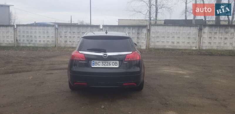 Универсал Opel Insignia 2011 в Новояворовске