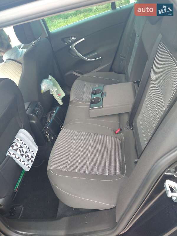 Универсал Opel Insignia 2013 в Ивановке