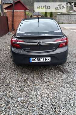 Седан Opel Insignia 2013 в Рахові