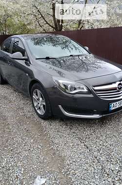 Седан Opel Insignia 2013 в Рахові