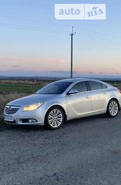 Седан Opel Insignia 2012 в Тлумачі