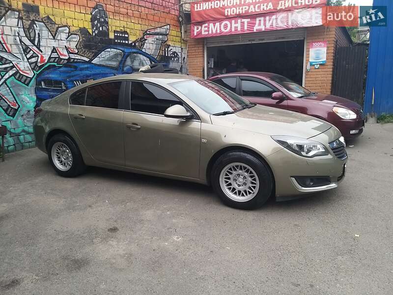 Седан Opel Insignia 2015 в Києві