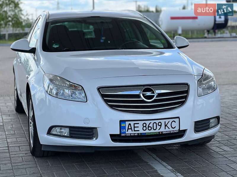 Універсал Opel Insignia 2011 в Дніпрі
