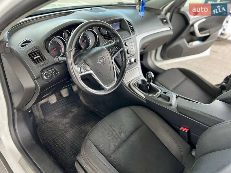 Універсал Opel Insignia 2011 в Дніпрі