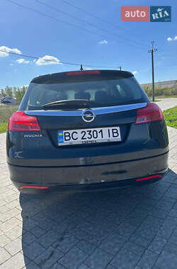 Универсал Opel Insignia 2012 в Буске