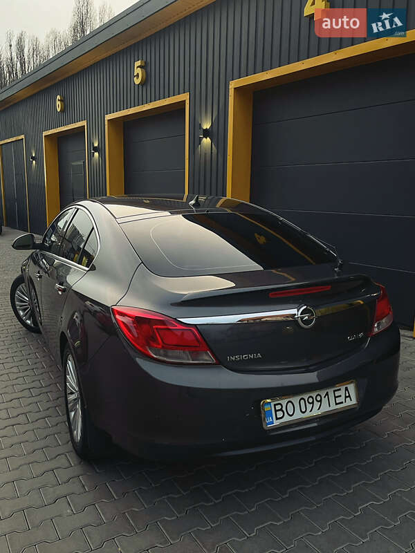 Седан Opel Insignia 2012 в Киеве