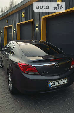 Седан Opel Insignia 2012 в Києві