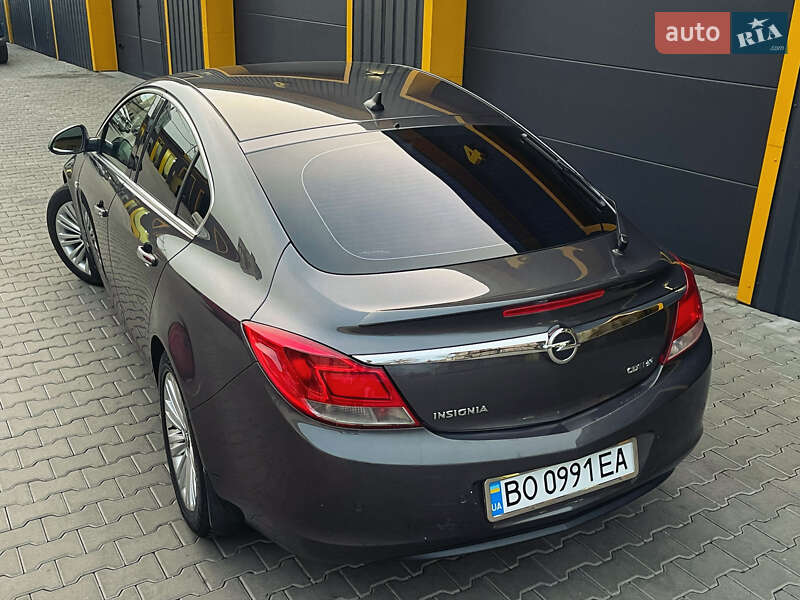 Седан Opel Insignia 2012 в Киеве