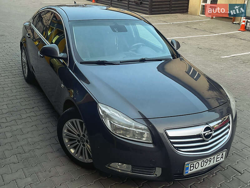 Седан Opel Insignia 2012 в Киеве