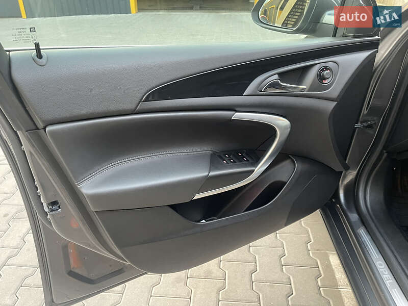 Седан Opel Insignia 2012 в Киеве