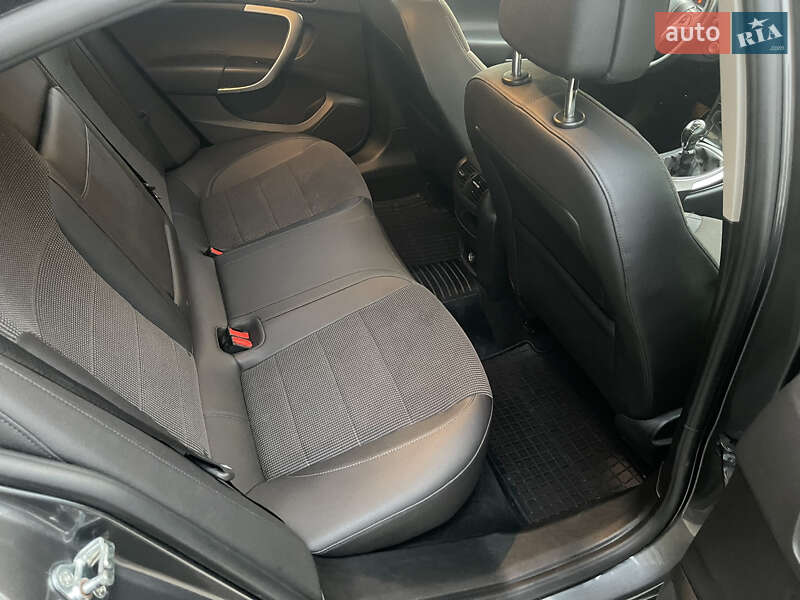 Седан Opel Insignia 2012 в Киеве