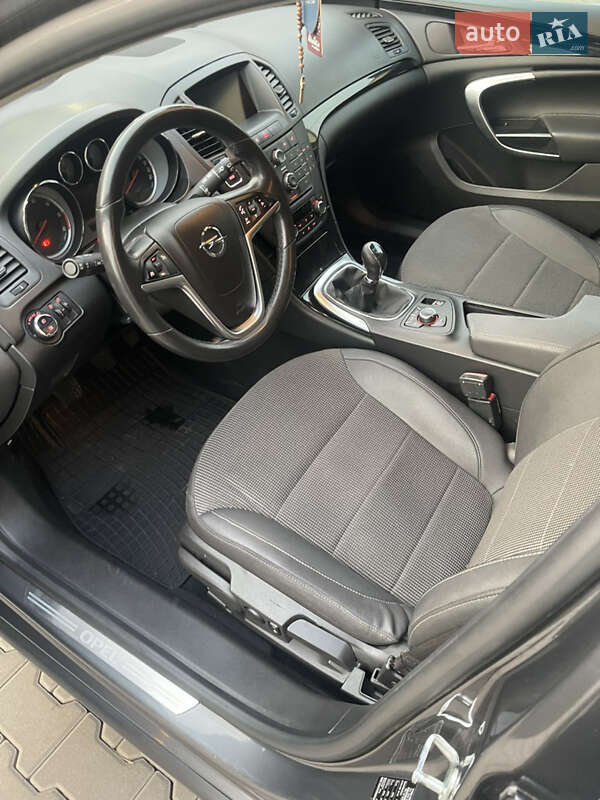 Седан Opel Insignia 2012 в Киеве