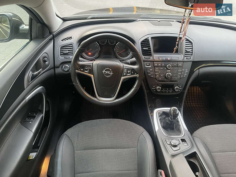 Седан Opel Insignia 2012 в Киеве