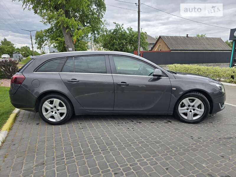 Универсал Opel Insignia 2014 в Коростене