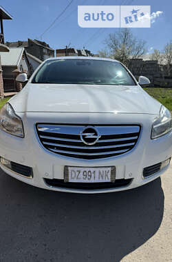 Седан Opel Insignia 2011 в Чернівцях