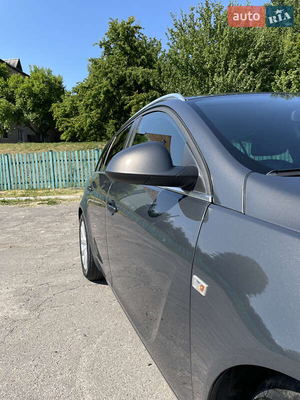 Універсал Opel Insignia 2015 в Лисянці
