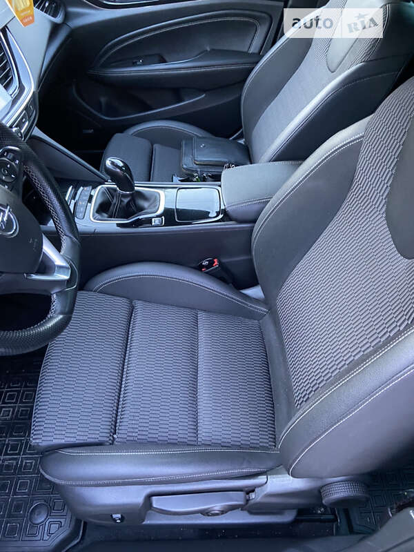 Універсал Opel Insignia 2017 в Теребовлі