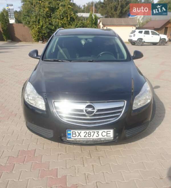 Универсал Opel Insignia 2012 в 