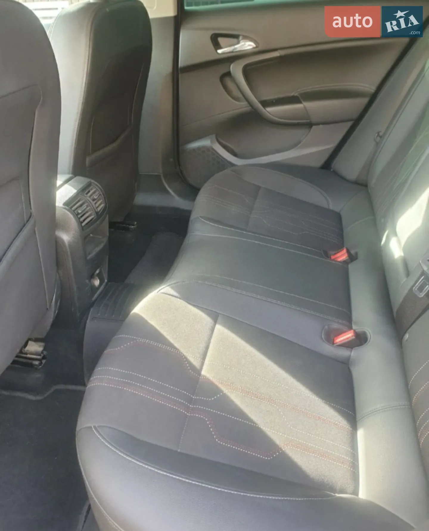 2012 Opel Insignia - мініатюра 12