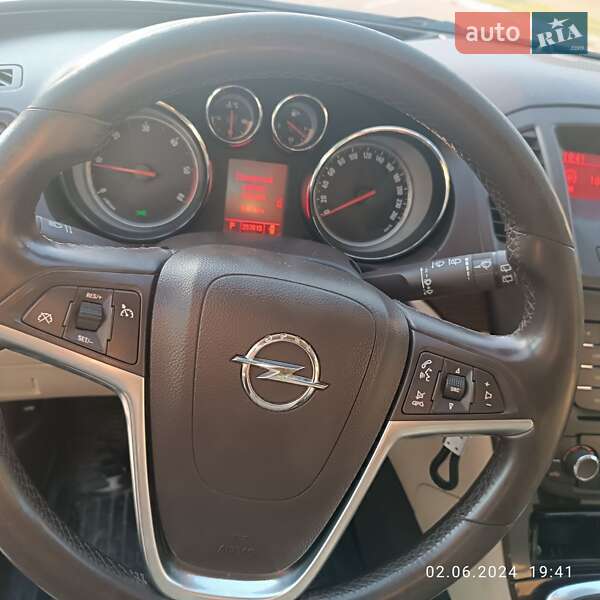 Універсал Opel Insignia 2011 в Херсоні