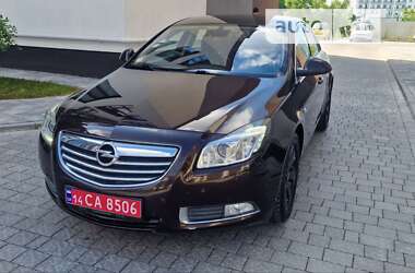 Седан Opel Insignia 2011 в Львове