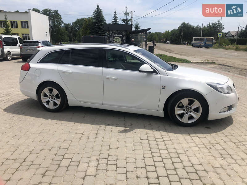 Универсал Opel Insignia 2011 в Самборе