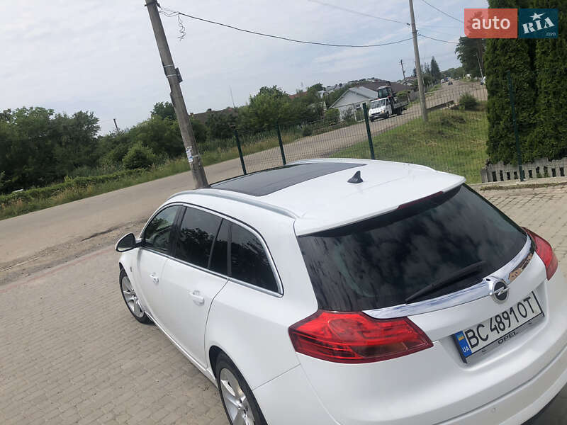 Универсал Opel Insignia 2011 в Самборе