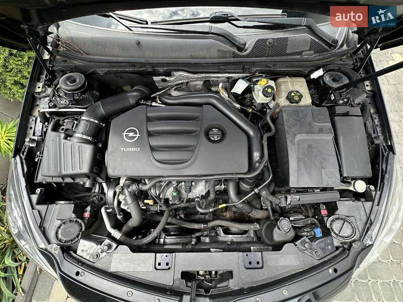 Универсал Opel Insignia 2009 в Ровно