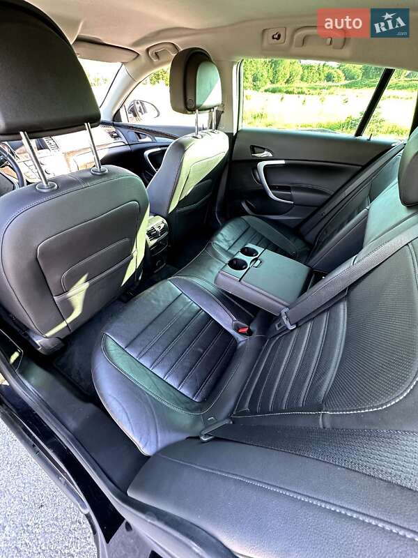Универсал Opel Insignia 2009 в Ровно