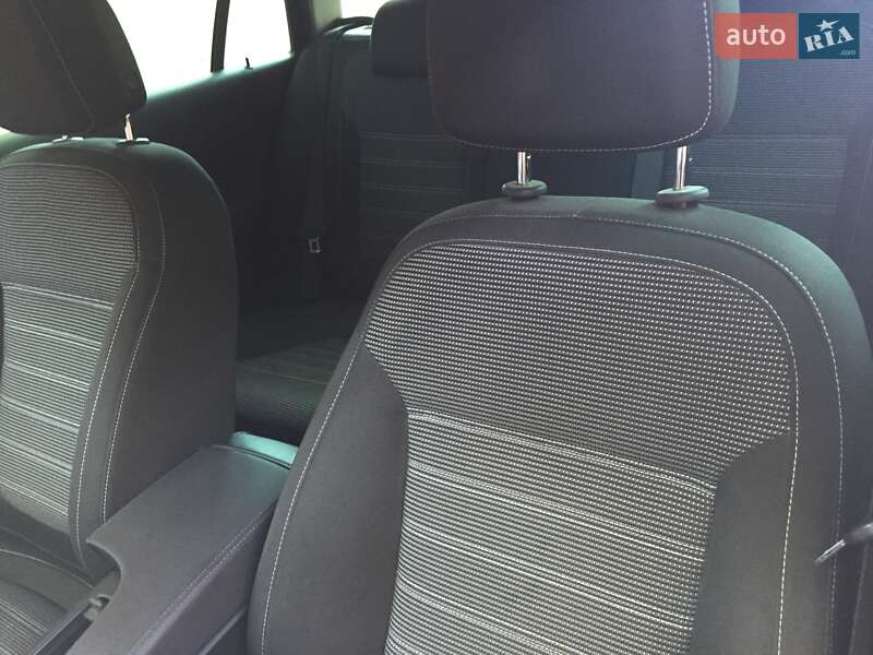 Універсал Opel Insignia 2016 в Золочеві