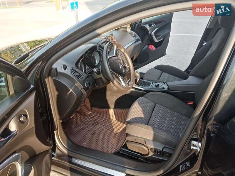 Універсал Opel Insignia 2011 в Почаєві