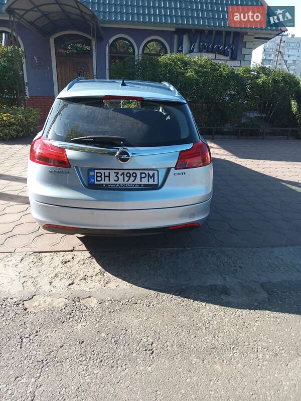 Универсал Opel Insignia 2012 в Раздельной