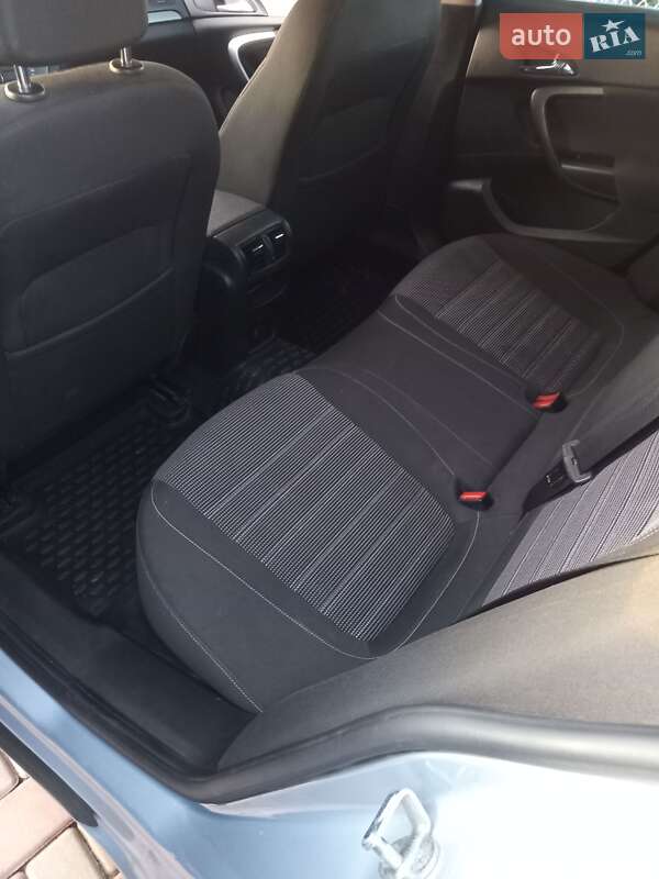 Универсал Opel Insignia 2012 в Раздельной