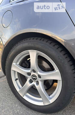 Універсал Opel Insignia 2011 в 