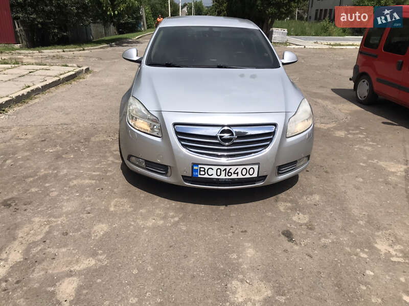 Седан Opel Insignia 2010 в Буську