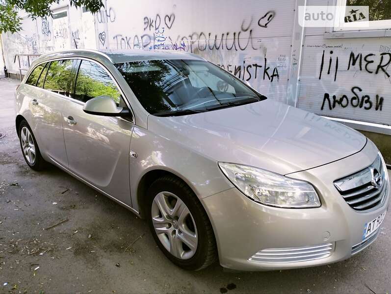 Універсал Opel Insignia 2010 в Миколаєві