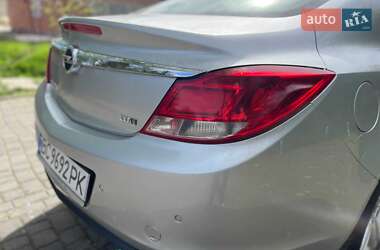 Седан Opel Insignia 2012 в Хмельницком