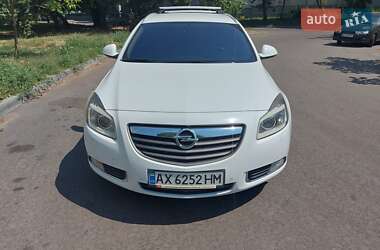 Универсал Opel Insignia 2011 в 
