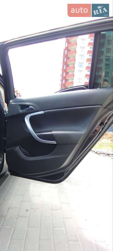Універсал Opel Insignia 2013 в Тернополі