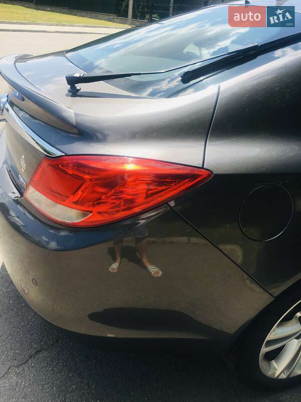 Ліфтбек Opel Insignia 2010 в Умані